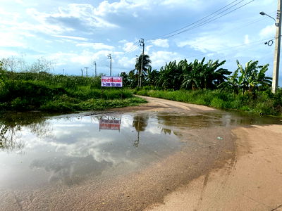 Land for sale Raffles International College : Vacant land for sale next to Siam Premium Outlet Bangkok, Lat Krabang (for sale by owner) Approximately 3 rai (can be subdivided)