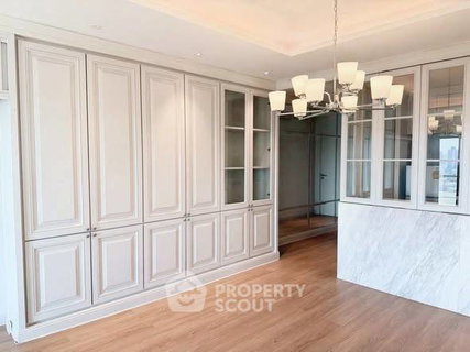 คอนโด 1-ห้องนอน ที่ สาธร การ์เด้นส์ ใกล้ MRT สีลม (ID 2587402)