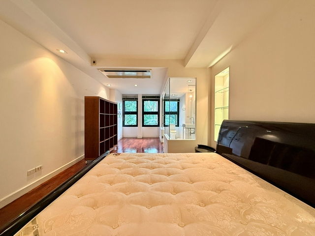 รูป Supreme Residence | Expansive 3 Bedroom Condo in Sathorn - BR60723CD - รูปที่ 33/52