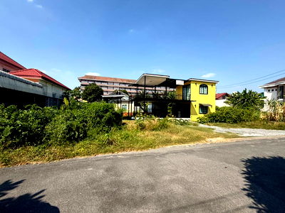 Land for rent Pracha Chuen Road : For rent Ngamwongwan 47 Intersection 1-2