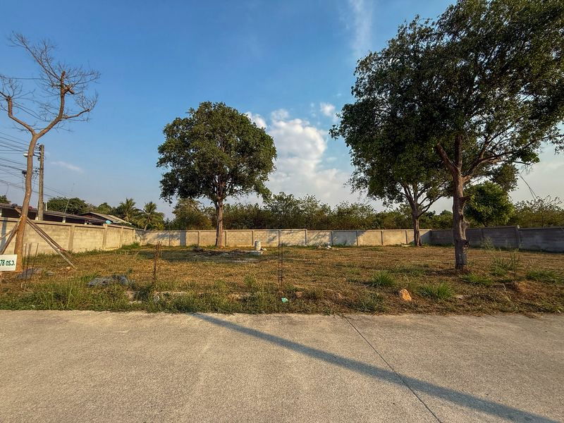 picture Beautiful land for sale in a prime location with a natural atmosphere in Bang Phra, Si Racha, Chonburi. - 7/8