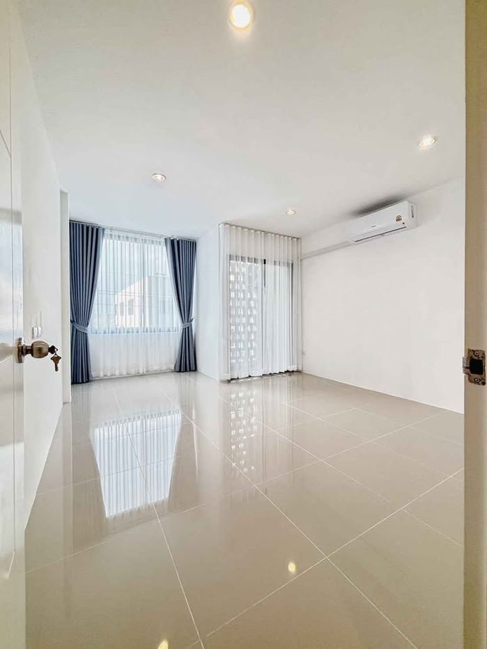 รูป R2888 ให้เช่าทาวน์โฮม 3 ชั้น ซอย เทศบาลบางปู 30 (ว่างค่ะ) ใกล้ BTS แพรกษา - รูปที่ 20/32