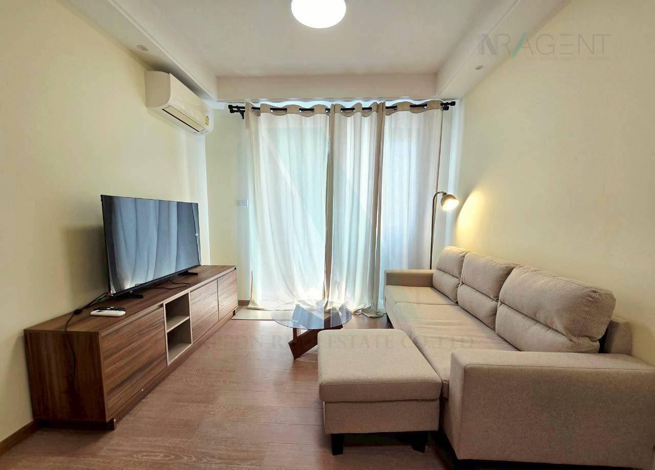 picture 🚩 For Rent Condo REGAL SATHON - NARADHIWAS Building 1, Floor 26,1 bed room, Room size 37 sqm - 1/8