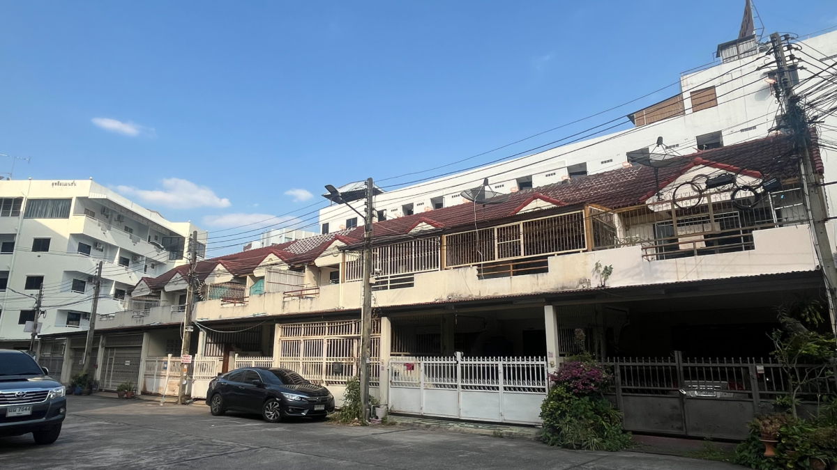 รูป ขายทาวน์เฮ้าส์ 2 ชั้น ทำเลดี ต.ศรีราชา ติดถนนสุขุมวิท ใช้ชีวิตง่าย ประหยัดเวลาเดินทาง - รูปที่ 2/19