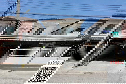 Single house for rent, located at the entrance of Soi Khum Klao 39, near Lat Krabang Industrial Estate.