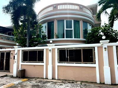 บ้านเดี่ยว ชลบุรี : Luxury Pool Villa 6 Bedrooms for Sale in Thung Klom-Tan Man