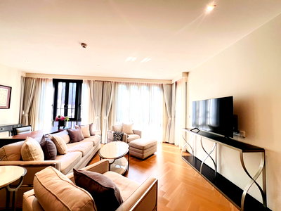 Condos for rent : For rent The Reserve Sukhumvit61 (Pharse 1) 2bed, 3bath, 125Sqm Fully furnished 【Line: Yosita828】