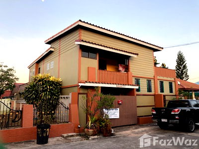 Houses for sale Chonburi : Live Luxuriously in this 4-Bdrm, 220 SqM House: ฿2.8M! 671316