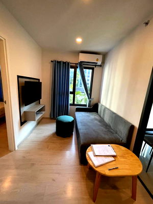 Condos for rent : For rent: Escent Park Ville condo, 33 sq m, garden view, 12,000 baht.