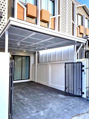 Townhouses for rent Phraeksa Road : R2888 For rent: 3-storey townhome on Thetsaban Bangpu 30 Road (available now), near BTS Phraek Sa Station.