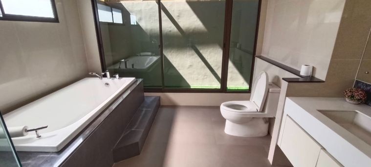 6-bed house for rent, 275 sqm, 60 sq wah, Passorn Songprapa