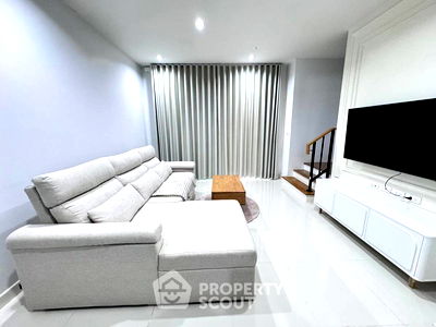 Townhouses for rent Bangkok : 3-BR Townhouse at Baan Klang Muang Rama 9-Krungthep Kreetha close to Suvarnabhumi Airport (ID 2586168)