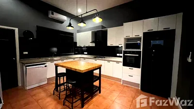 Houses for sale Bang Lamung Chonburi : A Very high specified house with as new quality furniture 5998521