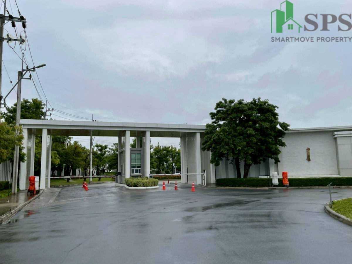 picture Townhome for Rent – Ready to move, Near Suvarnabhumi Airport (SPSSR38) - 1/10