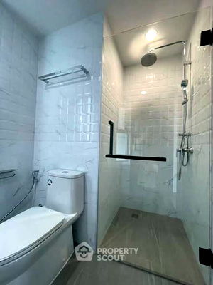 Condos for rent Silom and Sathorn Road : 2-BR Condo at Sathorn House Condominium near BTS Surasak (ID 2589563)