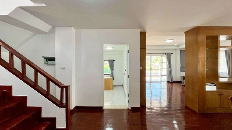 picture 🏡 Two-Storey House for Rent with Garden 📍 Wang Tan Village, Hang Dong – Chiang Mai ✈️ Only 15 minutes to Chiang Mai International Airport - 8/20