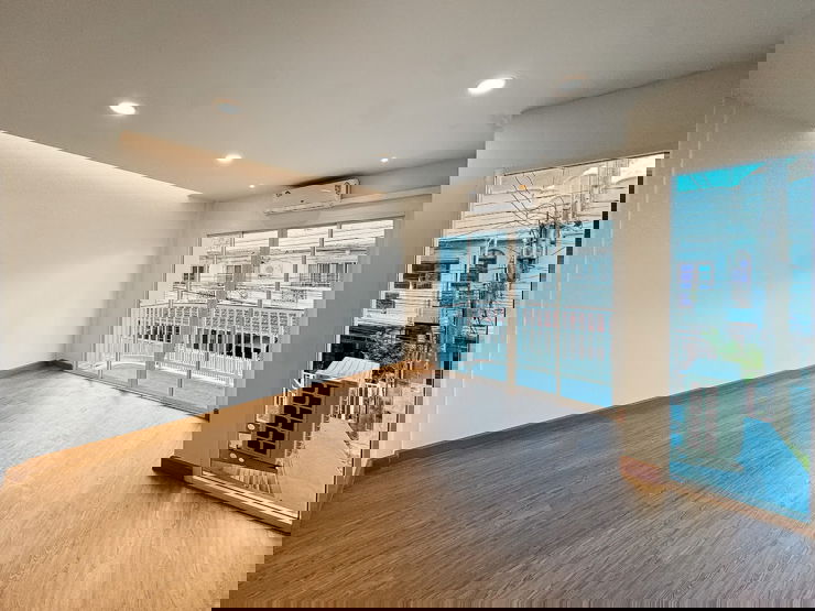 รูป ขายบ้านลาดพร้าว 84 แมนชั่น ใกล้ MRT ลาดพร้าว 71 (2 ห้องนอน 2 ห้องน้ำ) ขาย 3.39 ลบ. ▫️สนใจติดต่อLine : @sanhaproperty 📲095-6922871 - รูปที่ 6/24