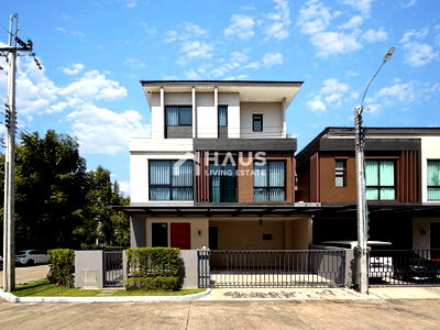 Houses for sale Bang Khae : Ninya Kanlapaphruek / 4 Bedrooms #HKAL050