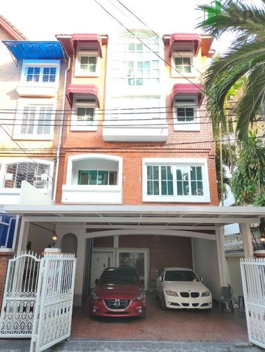 4-bed townhouse for sale, 575 sqm, 46.7 sq wah, Yan Nawa