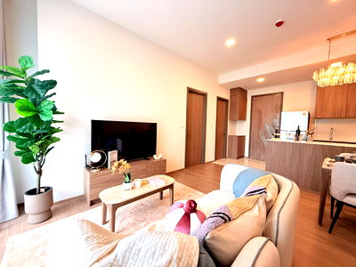 เช่าคอนโด ภูเก็ต : คอนโดมิเนียมใหม่เอี่ยม - แคนวาส คอนโดมิเนียม 2 ห้องนอน วิวสระว่ายน้ำยาว - เดินเพียง 1 นาทีถึงสวนสาธารณะโบ๊ทอเวนิว และ 3 นาทีถึงหาดบางเทา ภูเก็ต