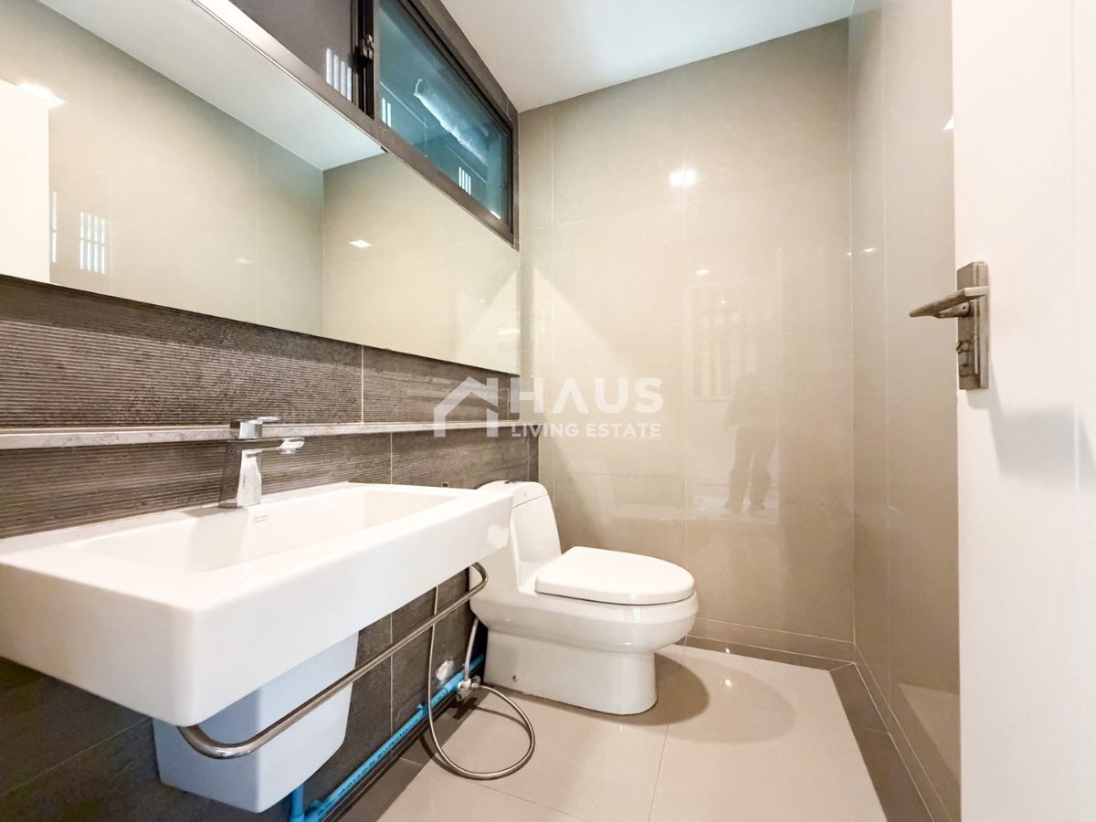 picture Mantana Kalapapruek - Wongwaen / 4 Bedrooms #HKCP040 - 20/20