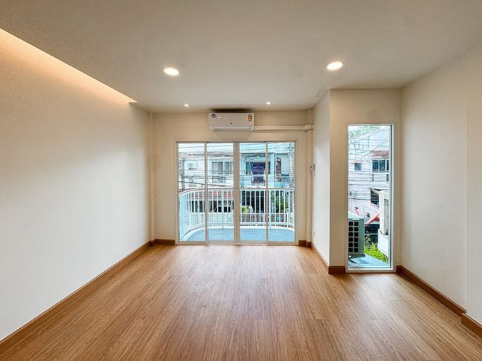 2-bed townhouse for sale, 68 sqm, 17 sq wah, Baan 84 Mansion