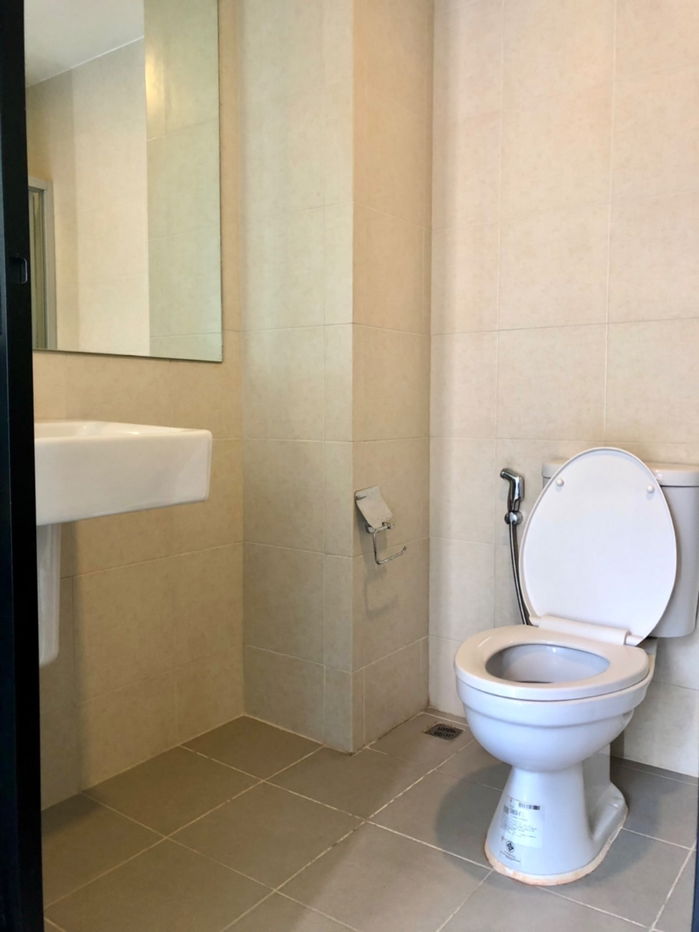 รูป ให้เช่า Kensington หน้า ม.เกษตร วิวสระ 6,500 บาท (รูปจากห้องจริง ภาพจริง ตรงปก ) - รูปที่ 10/10