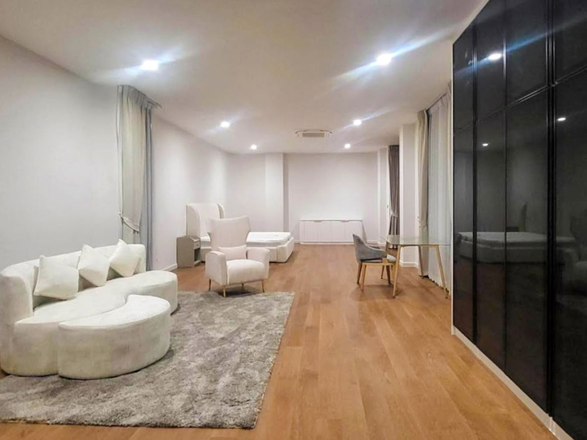 picture Ultra-Luxury 3-Storey House at BuGaan Rama 9–Mengjai | 4 Bedrooms 522 sq.m. - 8/15