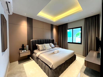 Houses for rent Pattaya : 4-Bedroom Villa Near Thepprasit Road