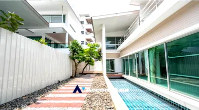 Houses for rent Benchakiti Park : 🔼🔽 AccomA 📩 Home Office 3 BR House in Klong Tan (1917680)