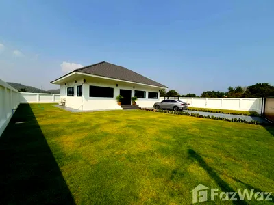 Houses for sale Prachaubkirikhan : 3 Bedroom Villa for sale in Nong Kae, Prachuap Khiri Khan  5992145