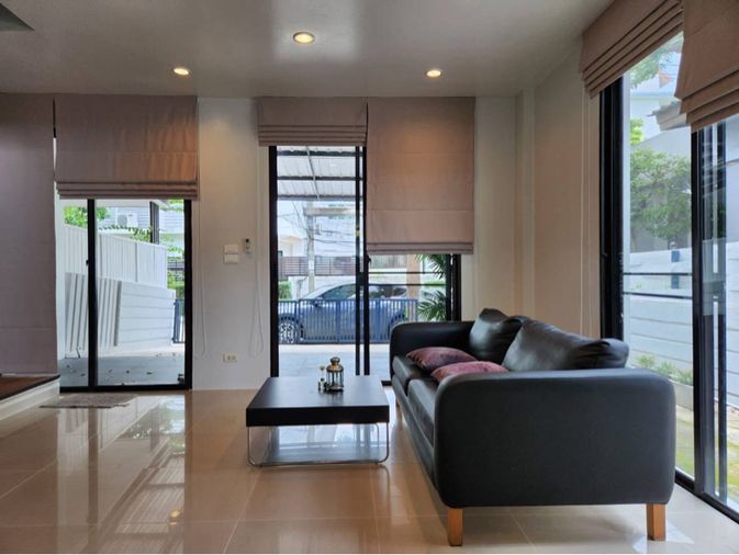 3-bed townhouse for rent, 33 sq wah, Areeya Mandarina Sukhumvit 77