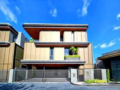 Houses for rent Wang Thonglang : Ultra-Luxury 3-Storey House at BuGaan Rama 9–Mengjai | 4 Bedrooms 522 sq.m.