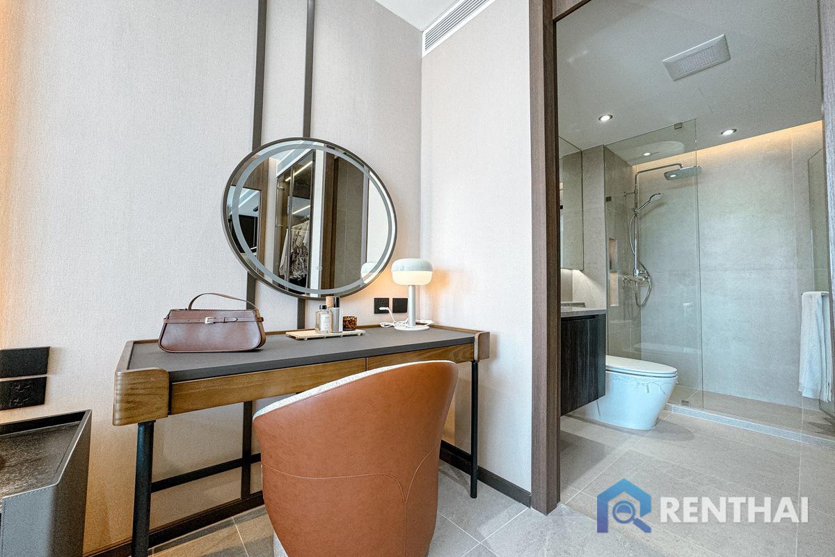 picture Luxury Living in Beachfront condo Pattaya - 7/25