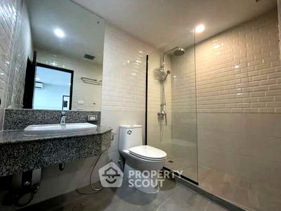 Condos for rent Silom and Sathorn Road : 2-BR Condo at Sathorn House Condominium near BTS Surasak (ID 2590101)