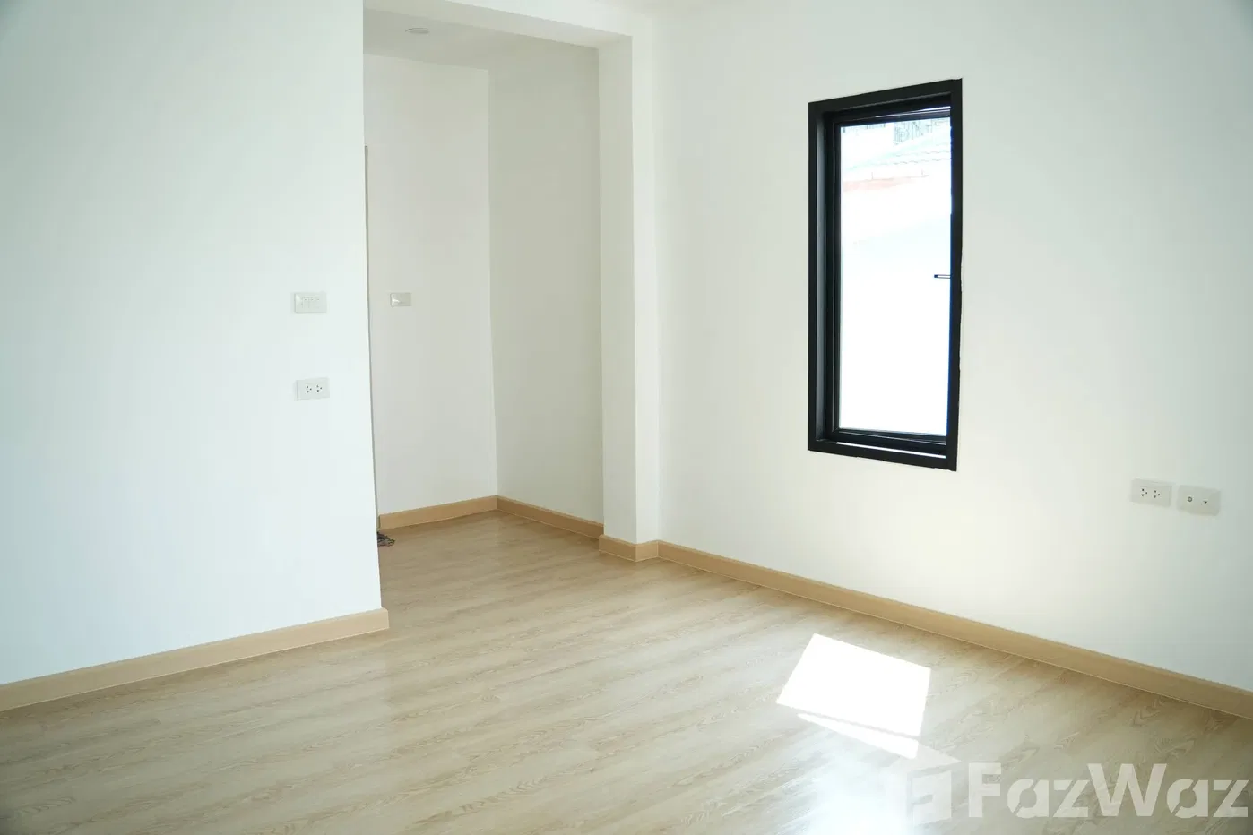 picture 2 Bedroom Townhouse for sale in Bang Na, Bangkok 1998084 - 3/7