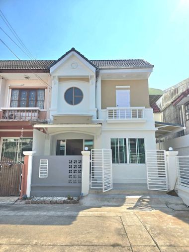 ขายทาวน์โฮม 3 ห้องนอน 100 ตร.ม. 24.8 ตร.ว. บุศรินทร์ รามอินทรา