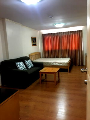 Condos for rent Market Place Nanglinchee : One-bedroom condo for rent in Lumpini Place Sathorn, near One Bangkok, Lumpini Public Park