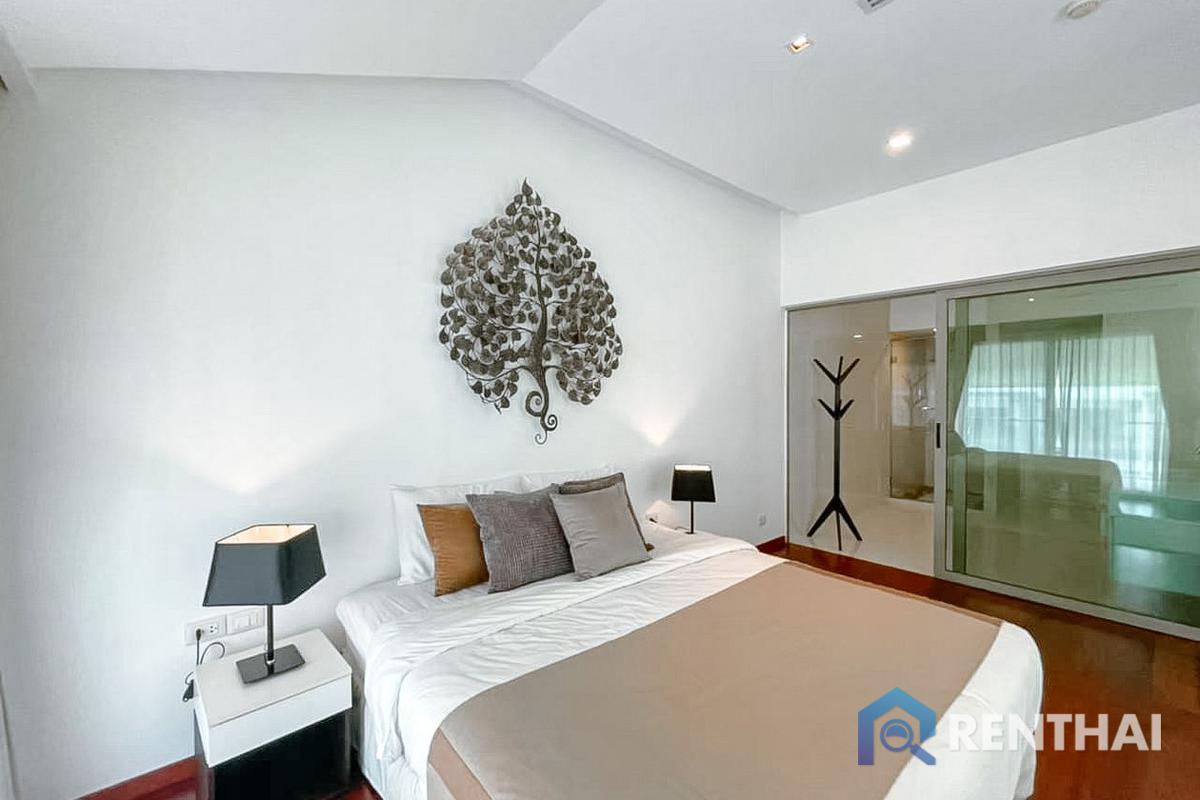picture Modern Spacious Duplex in Wongamat with a Private Beach Access for Rent and for Sale ! - 4/13