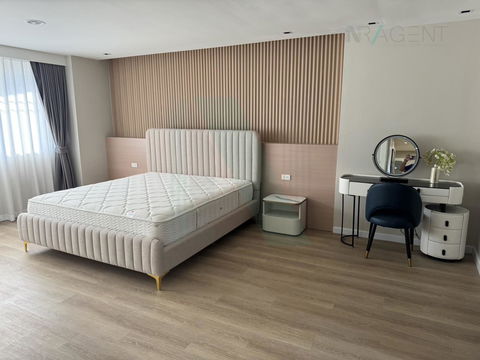 🎉 ให้เช่าคอนโด ดี.เอส. ทาวเวอร์ 1 สุขุมวิท 33 อาคาร 1 ชั้น 19 4 ห้องนอน ขนาด 236 ตรม ใกล้ ม.ศรีนครินทรวิโรฒ