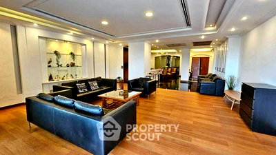 Condos for rent : 3-BR Condo at Sukhumvit Living Town near MRT Phetchaburi (ID 2475837)