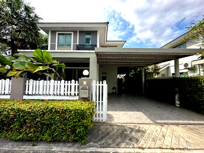 บ้านเดี่ยว นิคมปิ่นทอง : ขายด่วน!!(ต่อรองได้) บ้านเดี่ยว ไลฟ์ อิน เดอะ การ์เด้น สวนเสือ-ศรีราชา พื้นที่ 53.9 ตร.ว. ขนาด 165 ตร.ม.