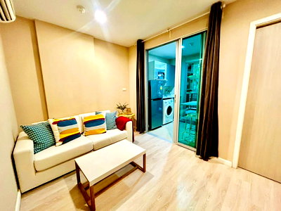 Condos for sale : Metro Luxe Rama                     4 