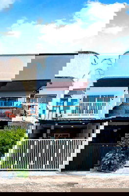 ทาวน์โฮม ถนนลาดพร้าว : ขายบ้านลาดพร้าว 84 แมนชั่น ใกล้ MRT ลาดพร้าว 71 (2 ห้องนอน 2 ห้องน้ำ) ขาย 3.39 ลบ. ▫️สนใจติดต่อLine : @sanhaproperty 📲095-6922871