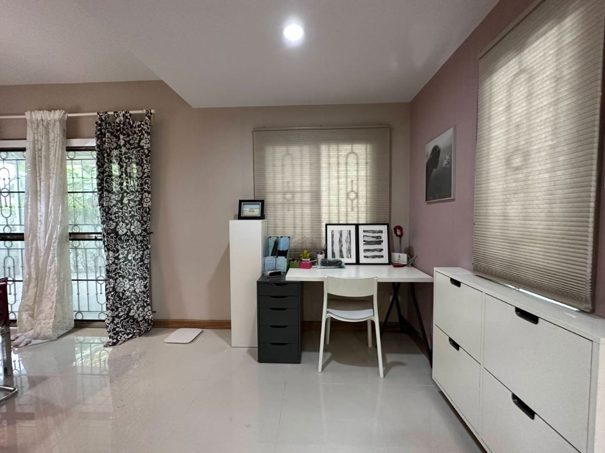 รูป ขายด่วน!!(ต่อรองได้) บ้านเดี่ยว ไลฟ์ อิน เดอะ การ์เด้น สวนเสือ-ศรีราชา พื้นที่ 53.9 ตร.ว. ขนาด 165 ตร.ม. - รูปที่ 11/25