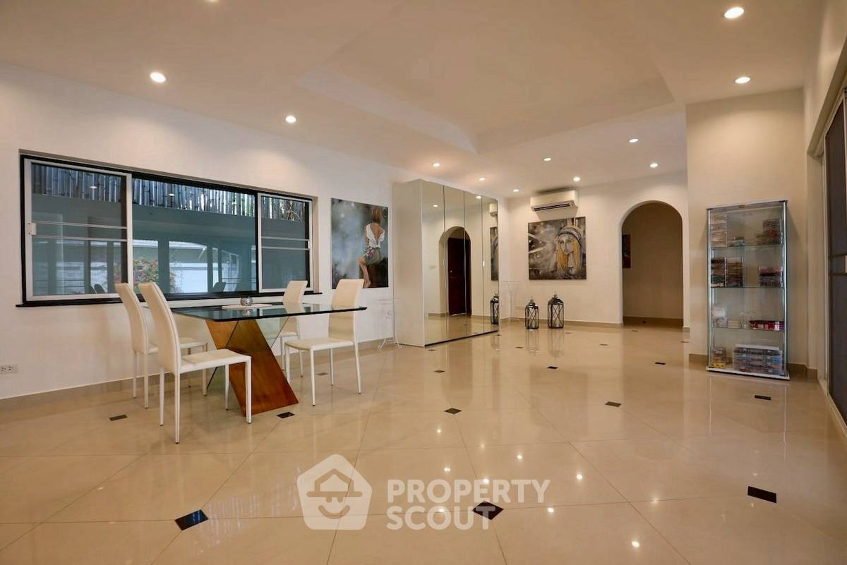 picture 2-BR Condo at Wyndham Jomtien Pattaya close to Pattaya (ID 2537147) - 9/20