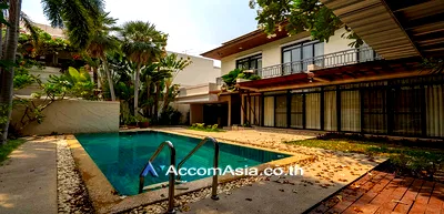 Houses for rent Benchakiti Park : 🔼🔽 AccomA 📩 Private Swimming Pool 3 BR House in Khlong Toei Nuea (AA18011)