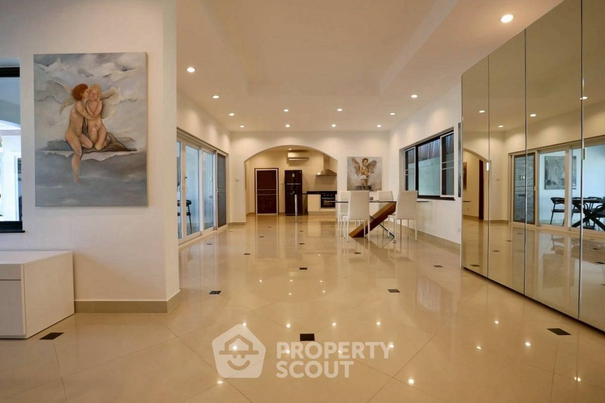 picture 2-BR Condo at Wyndham Jomtien Pattaya close to Pattaya (ID 2537147) - 4/20