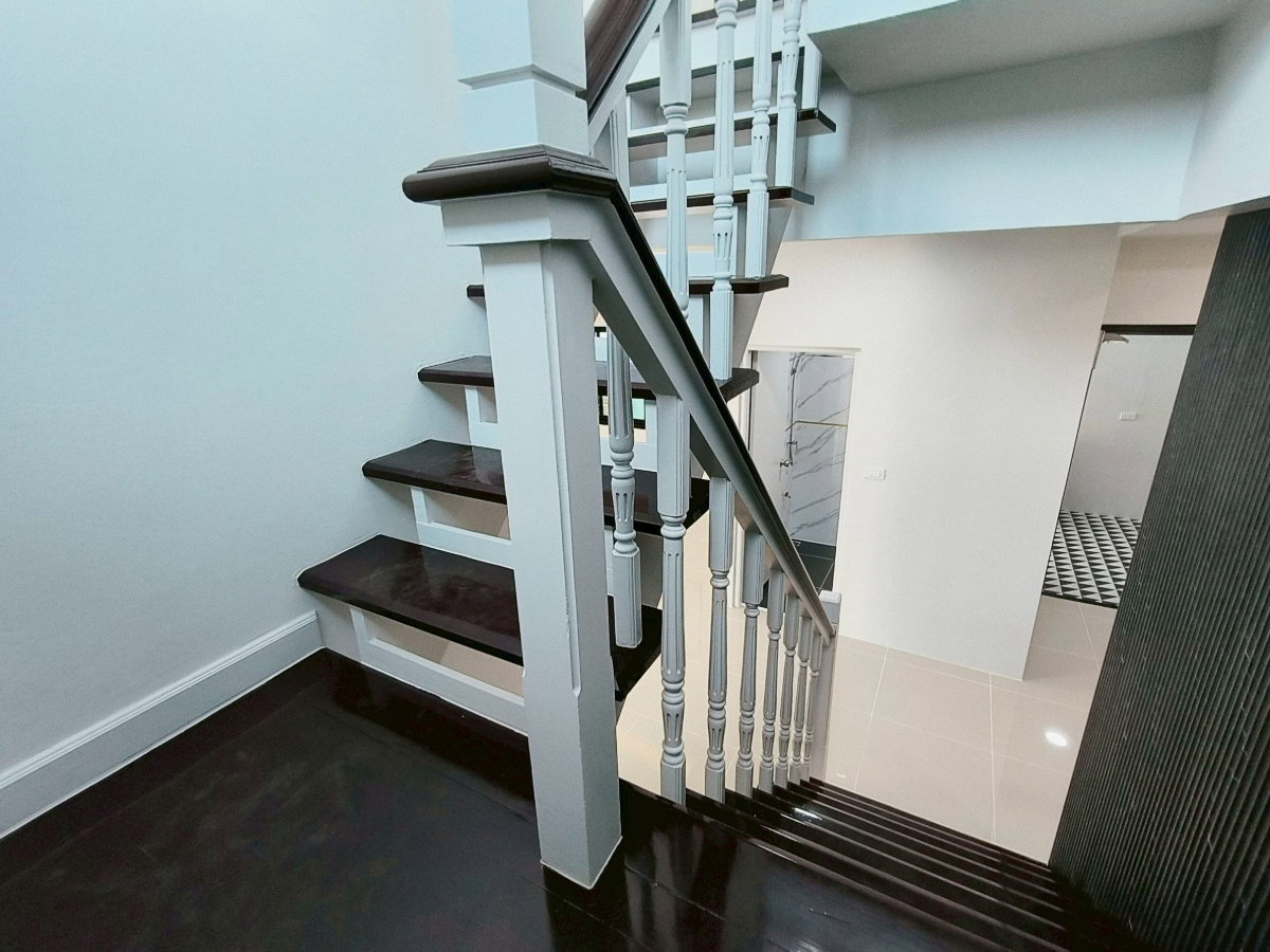 รูป บ้านเดี่ยว ลำลูกกา ใกล้สถานีรถไฟฟ้า คูคต หมู่บ้านชัยพฤกษ์ บุศรินทร์ ลำูกกาคลองสอง เสมาฟ้าคราม ต้นโครงการ นัดชมบ้านด่วน 085-318-6868 คุณวา - รูปที่ 17/23