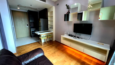 Condos for rent : For rent one bedroom 0 meter from bts thonglor price 24k per month 